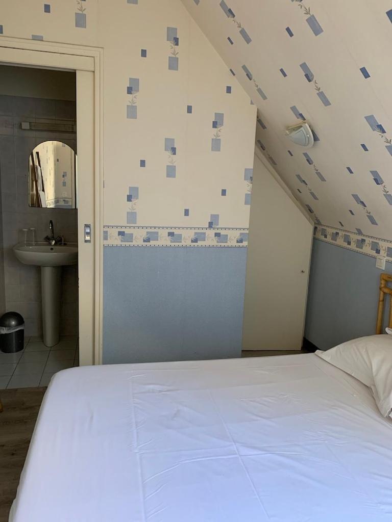 Hotel Le Grillon Pontorson Esterno foto